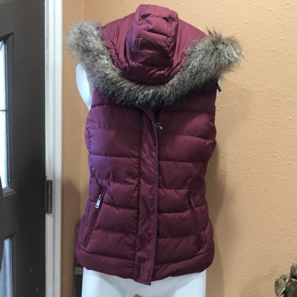 Banana republic detachable hood burgundy vest